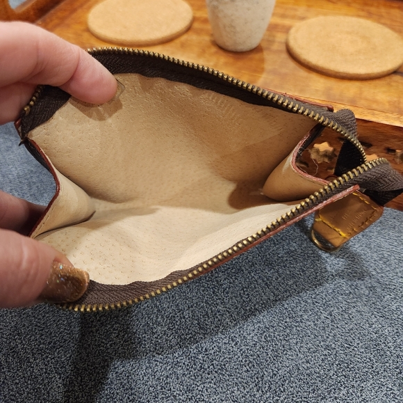 Coin & Key Clef Pouch - Picture 2 of 6